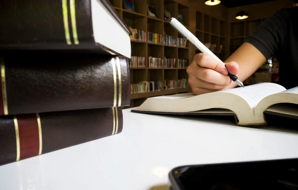 إعداد رسائل الدكتوراه والماجستير